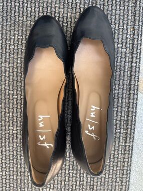 French Sole Black Scalloped Edge Pumps